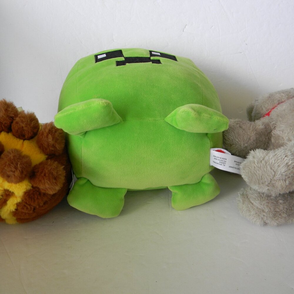 MINECRAFT LOT OF 3 PLUSH STUFFED ANIMALS CREEPER BEE DENNIS WOLF - Picture 2 of 4